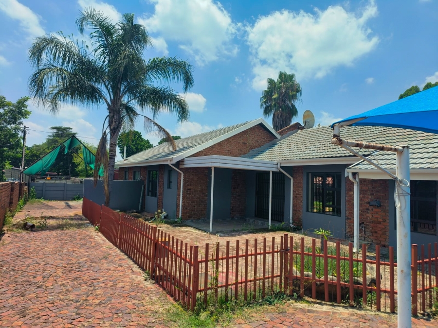 4 Bedroom Property for Sale in Bodorp North West
